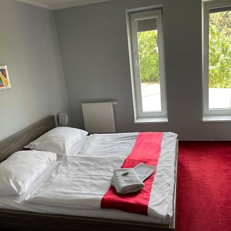 Hotel Olympia Kopřivnice エクステリア 写真