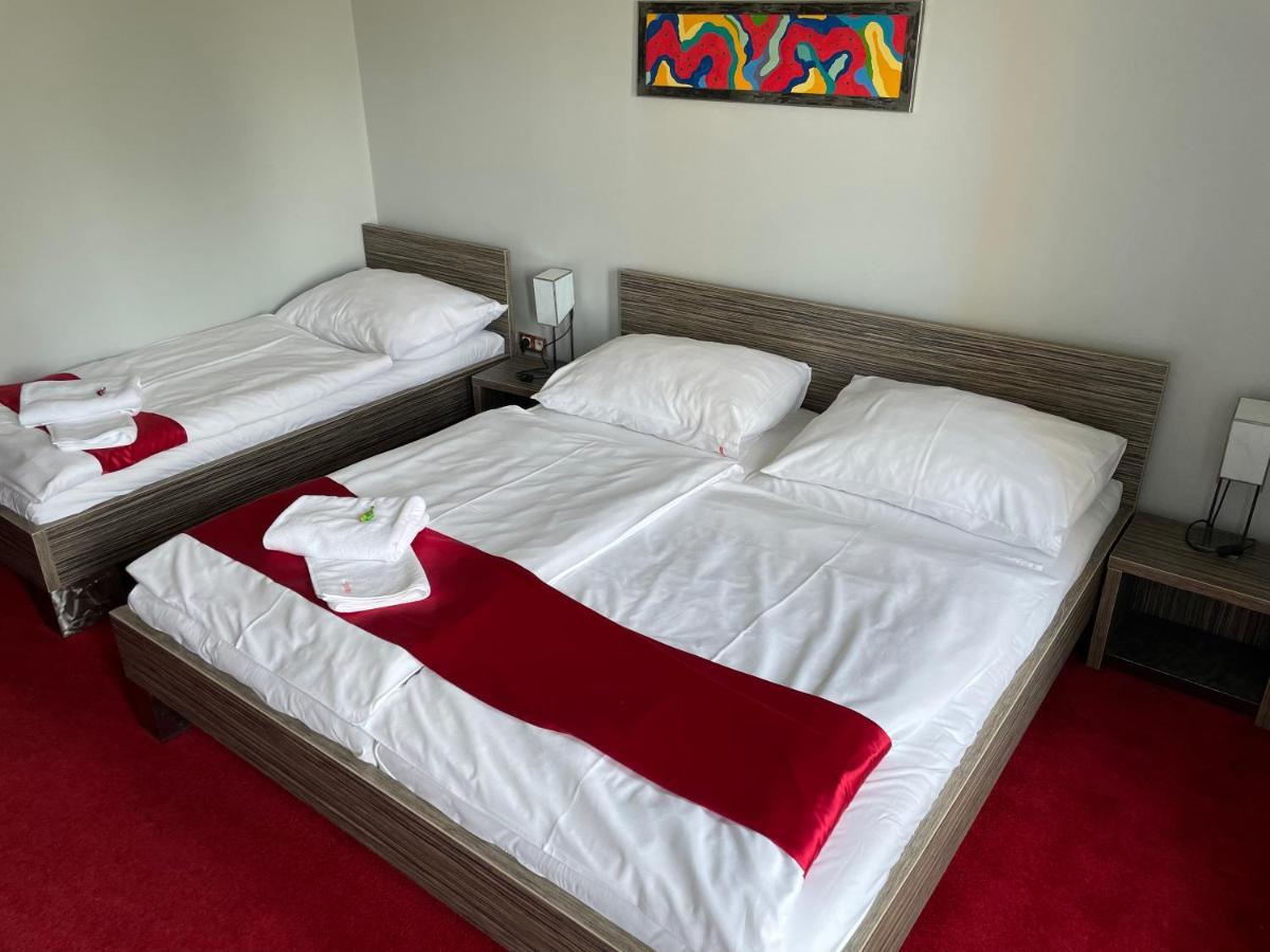Hotel Olympia Kopřivnice エクステリア 写真