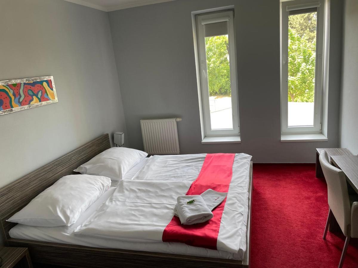 Hotel Olympia Kopřivnice エクステリア 写真