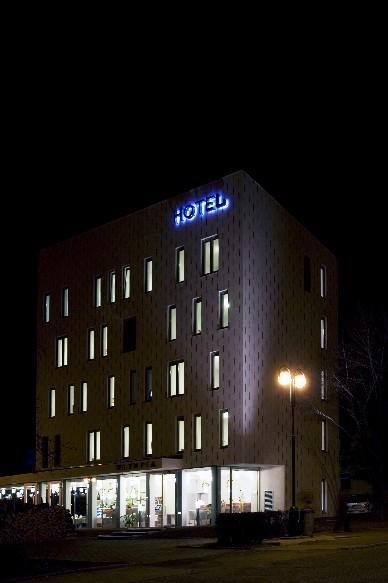 Hotel Olympia Kopřivnice エクステリア 写真