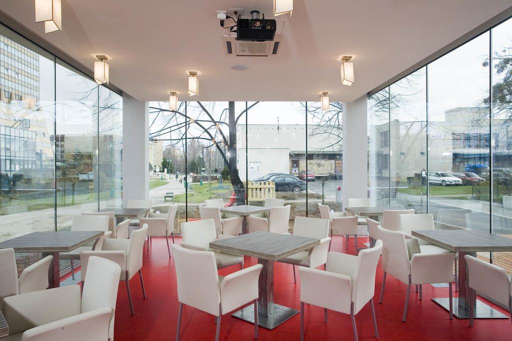 Hotel Olympia Kopřivnice エクステリア 写真