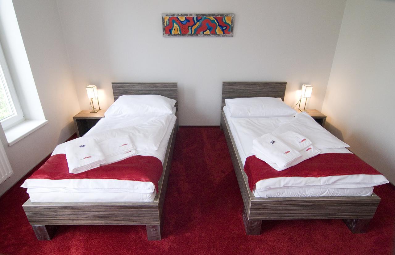 Hotel Olympia Kopřivnice エクステリア 写真